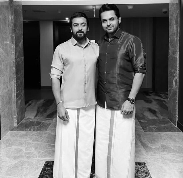  ചെന്നൈ പ്രളയത്തിൽ ദുരിതാശ്വാസ പ്രവർത്തനങ്ങൾക്ക് മുന്നിട്ടിറങ്ങി നടന്മാരായ സൂര്യയും കാർത്തിയും. ദുരിതാശ്വാസ പ്രവർത്തനങ്ങൾക്കായി താര സഹോദരങ്ങൾ പത്ത് ലക്ഷം രൂപ വാഗ്ദാനം ചെയ്തു.