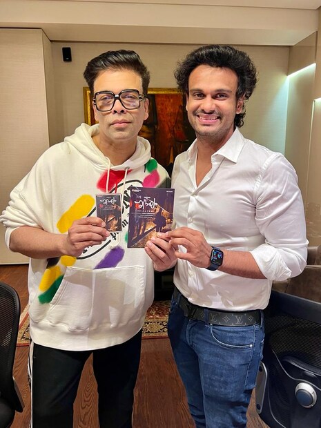  ഇപ്പോഴിതാ ചിത്രത്തിലെ മറ്റൊരു നായകനായ ധ്യാൻ ശ്രീനിവാസൻ്റെ ജന്മദിനത്തില്‍ ഫസ്റ്റ് ലുക്ക് പോസ്റ്റർ ഇറക്കിയിരിക്കുന്നു.