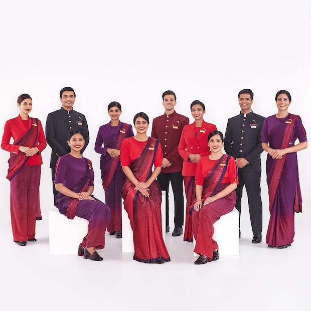  രാജ്യത്തെ പ്രമുഖ ഫാഷന്‍ ഡിസൈനറായ മനീഷ് മല്‍ഹോത്രയാണ് പുതിയ യൂണിഫോം രൂപകല്‍പ്പന ചെയ്തിരിക്കുന്നത്. (instagram.com/manishmalhotraworld/)