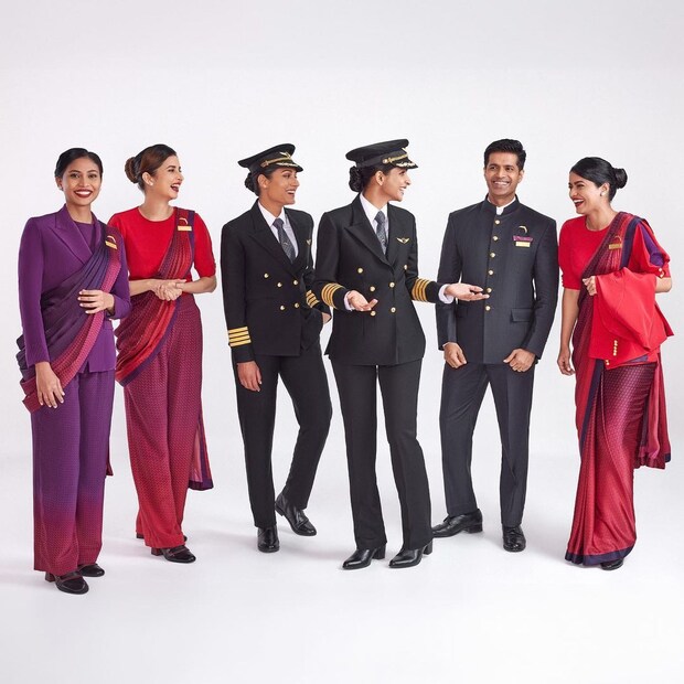  വസ്ത്രത്തിൽ എയർ ഇന്ത്യയുടെ പുതിയ ലോഗോയായ വിസ്തയും ചേർത്തിട്ടുണ്ട്. എയർ ഇന്ത്യയുടെ ആദ്യ എയർബസ് എ350 ന്റെ സർവീസ് ആരംഭിക്കുന്നതോടെയാണ് ജീവനക്കാർ പുതിയ യൂണിഫോമിലേക്ക് മാറുക.(instagram.com/manishmalhotraworld/)