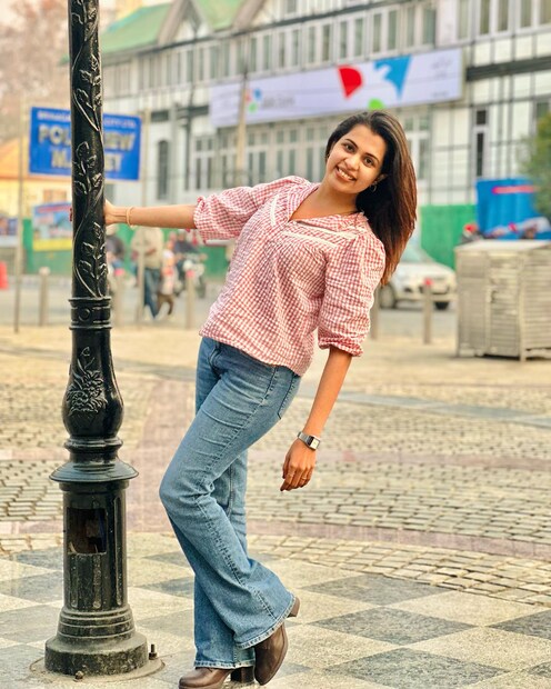 ദിയ യൂട്യൂബ് ചാനലായ ഓസി ടോക്കീസിൽ സജീവമാണ്. അശ്വിൻ ദിയക്ക് നൽകിയ പ്രൊപോസൽ വീഡിയോയ്ക്ക് ഇതുവരെ 1.8 മില്യൺ വ്യൂസ് ലഭിച്ചു കഴിഞ്ഞു. പ്രണയമെന്നു പ്രഖ്യാപിക്കുന്നതിന് മുൻപും ദിയ കൃഷ്ണയും അശ്വിനും ഒന്നിച്ചുള്ള വീഡിയോസ് ഈ ചാനലിൽ വന്നിട്ടുണ്ട് 
