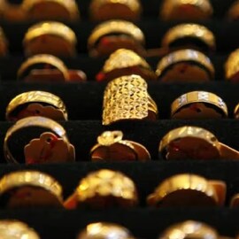 Gold price | വില ഇങ്ങനെപോയാൽ കുഞ്ഞു മൂക്കുത്തി എങ്കിലും വാങ്ങാൻ പറ്റുമോ? സംസ്ഥാനത്ത് സ്വർണവില ഉയർന്നു
