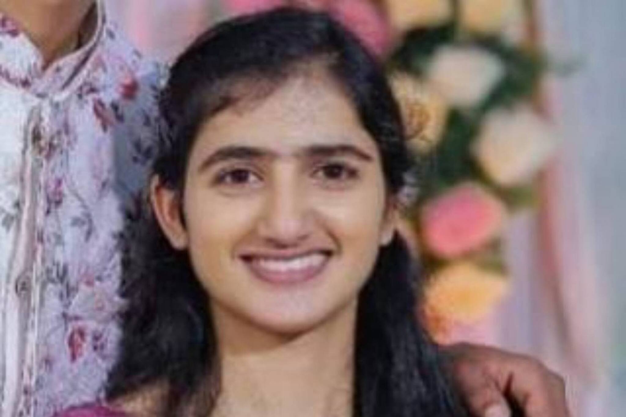 വാഹനത്തിൽ നിന്ന് ഇറങ്ങുന്നതിനിടയിൽ കാൽ വഴുതി; തോട്ടിലേക്ക് വീണ യുവതി മരിച്ചു