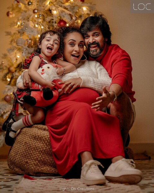  ബി​ഗ് ബോസ് ഒന്നാം സീസണിൽ മത്സരാർത്ഥിയായി വന്ന ശേഷം പേളിയുടെ ജീവിതത്തിലെ പല ഘ‌ട്ടങ്ങൾ‌ ആരാധകർ കണ്ടതാണ്. ശ്രീനിഷുമായുള്ള പ്രണയം, വിവാഹം, നിലയുടെ ജനനം തുടങ്ങി ഒരുപാട് മാറ്റങ്ങൾ‌ പേളിയുടെ ജീവിതത്തിൽ സംഭവിച്ചു.