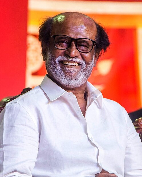 നേരത്തേ പറഞ്ഞ പേരുകളിൽ ആരുമല്ല ആ താരം. 430 കോടി രൂപയാണ് രജനീകാന്തിന്റെ ആകെ ആസ്തിയെന്നാണ് ടൈംസ് ഓഫ് ഇന്ത്യ റിപ്പോർട്ടിൽ പറയുന്നത്. രജനീകാന്തിനോളം താരമൂല്യമില്ലെങ്കിലും മറ്റൊരു നടനാണ് തെന്നിന്ത്യയിലെ ഏറ്റവും സമ്പന്നനായ നടൻ.