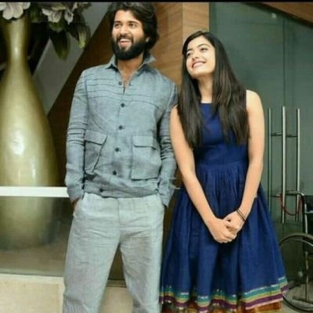  പ്രണയത്തിലാണെങ്കിലും ബന്ധം പരസ്യമാക്കാൻ രണ്ടു പേർക്കം താത്പര്യമില്ല. സ്വകാര്യത ആഗ്രഹിക്കുന്നവരാണ് ഇരുവരും. ഇരുവരും അടുത്ത മാസം വിവാഹനിശ്ചയം നടത്തുമെന്ന വാർത്ത തെറ്റാണെന്നും അടുത്ത വൃത്തങ്ങളെ ഉദ്ധരിച്ചുള്ള റിപ്പോർട്ടിൽ പറയുന്നു.