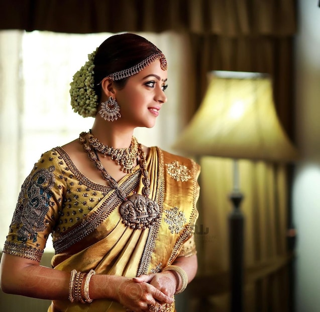  ഇപ്പോൾ പ്രിയപ്പെട്ടവന് വിവാഹ വാര്‍ഷികാശംസകള്‍ നേര്‍ന്ന് രംഗത്ത് എത്തിയിരിക്കുകയാണ് ഭാവന.