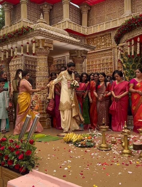  ചിത്രങ്ങളും വീഡിയോകളും ഇതിനോടകം തന്നെ സമൂഹമാധ്യമങ്ങളിൽ വൈറലാണ്. വൻതാരനിര തന്നെ വിവാഹത്തിന് എത്തിയിട്ടുണ്ട്.(Courtesy:Instagram)