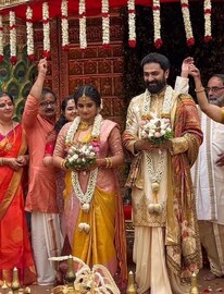 Pearle Maaney |' വിവാഹത്തിന് എത്താൻ കഴിഞ്ഞതിൽ സന്തോഷം'; ജി പിയുടെ കല്യാണത്തിനു പേളിയുടെ ഹൈടക്ക് എൻട്രി Pearle Maaney |' വിവാഹത്തിന് എത്താൻ കഴിഞ്ഞതിൽ സന്തോഷം'; ജി പിയുടെ കല്യാണത്തിനു പേളിയുടെ ഹൈടക്ക് എൻട്രി