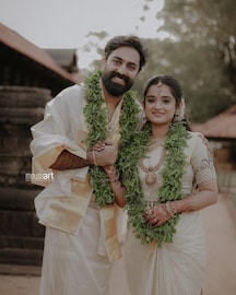 Govind Padmasoorya | താലികെട്ട് വടക്കുംനാഥന് മുന്നിൽ; ഗോവിന്ദ് പത്മസൂര്യയും നടി ഗോപിക അനിലും വിവാഹിതരായി Govind Padmasoorya | താലികെട്ട് വടക്കുംനാഥന് മുന്നിൽ; ഗോവിന്ദ് പത്മസൂര്യയും നടി ഗോപിക അനിലും വിവാഹിതരായി