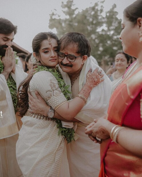  ഗോവിന്ദ് പത്മസൂര്യയുടെയും ഗോപിക അനിലിന്റെയും വിവാഹ ചിത്രങ്ങൾ(Instagram/padmasoorya)