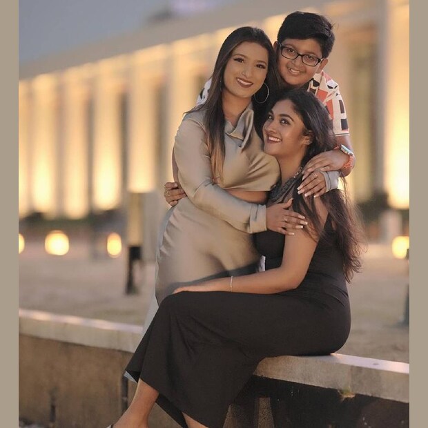 കുറുമ്പിപെണ്ണായിരിക്കും മുതലേ മലയാളി പ്രേക്ഷകർ കണ്ടുതുടങ്ങിയതാണ് കുഞ്ഞാറ്റയെ. ഇന്നിപ്പോൾ വളർന്നു വലുതായി, വിദ്യാർത്ഥിനിയായി വിദേശത്തൊക്കെ പഠിക്കാൻ പോയെങ്കിലും, തന്റെ സഹോദരങ്ങളെ ചേർത്തുപിടിക്കുന്നയാളാണ് കുഞ്ഞാറ്റ. ഒരു സഹോദരിയും രണ്ടനുജന്മാരുമാണ് കുഞ്ഞാറ്റയ്‌ക്കുള്ളത്. അവരെല്ലാം കുഞ്ഞാറ്റയുടെ പ്രിയപ്പെട്ടവരാണ് 