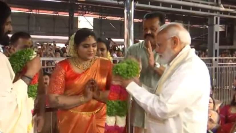  ഭാഗ്യക്കും വരന്‍ ശ്രേയസിനും വരണമാല്യം എടുത്ത് നല്‍കിയത് മോദിയായിരുന്നു.