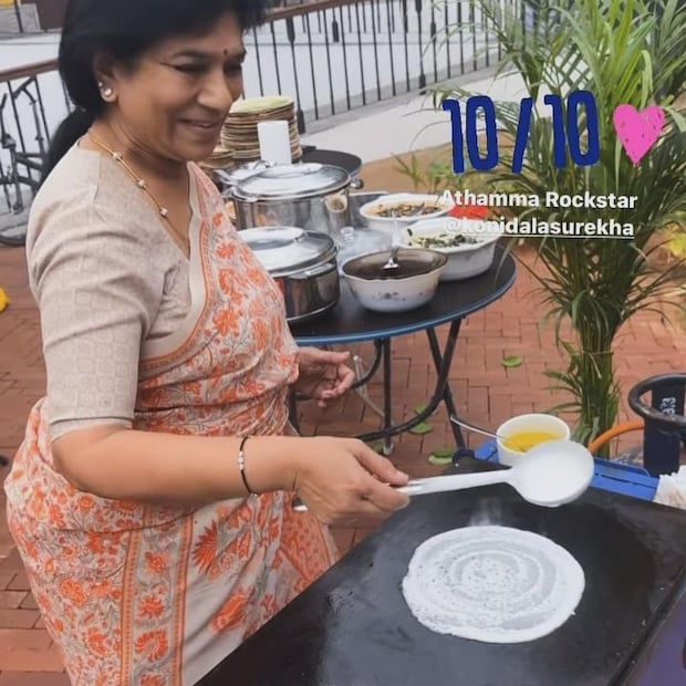 ചിരഞ്ജീവിയുടെ ഭാര്യയും രാം ചരണിന്റെ അമ്മയുമായ സുരേഖയും പാചകത്തിൽ പങ്കെടുത്തു. തന്റെ അമ്മായിയമ്മയെ രാം ചരണിന്റെ ഭാര്യ ഉപാസന കാമിനി കോനിഡേല 'റോക്ക് സ്റ്റാർ' എന്നാണ് വിശേഷിപ്പിച്ചത്. രാം ചരണിന്റെ മകൾ ക്ളീൻ കാരയും ഒത്തുകൂടലിൽ ഉണ്ടായിരുന്നു 