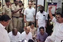 കൊച്ചിയിൽ മുഖ്യമന്ത്രിക്കു നേരെ കരിങ്കൊടി കാണിച്ച യൂത്ത് കോൺഗ്രസ് പ്രവർത്തകർക്ക് ജാമ്യം
