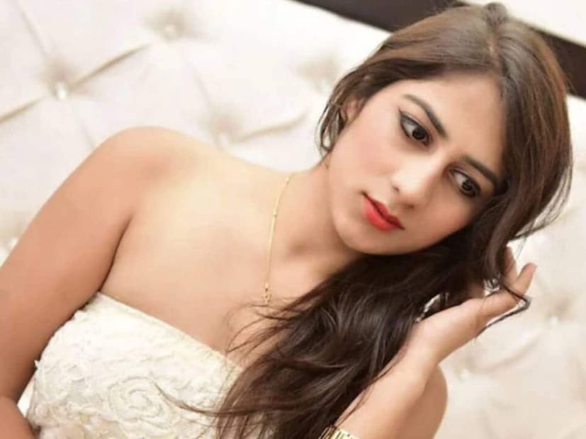  ന്യൂഡൽഹി: ഗുഡ്ഗാവിൽ വെടിയേറ്റ് കൊല്ലപ്പെട്ട മുൻ മോഡലിന്റെ മൃതദേഹം പത്തുദിവസത്തിനുശേഷം കണ്ടെത്തി. ജനുവരി രണ്ടാംതിയതി കൊല്ലപ്പെട്ട ദിവ്യ പഹുജയുടെ മൃതദേഹമാണ് ഹരിയാനയിലെ കനാലിൽ കണ്ടെത്തിയത്. പഞ്ചാബിലെ ബക്ര കനാലിൽ വലിച്ചെറിഞ്ഞ മൃതദേഹം ഒഴുകി അടുത്ത സംസ്ഥാനത്ത് എത്തിയെന്നാണ് സംഭവത്തേക്കുറിച്ച് പൊലീസ് പറയുന്നത്.