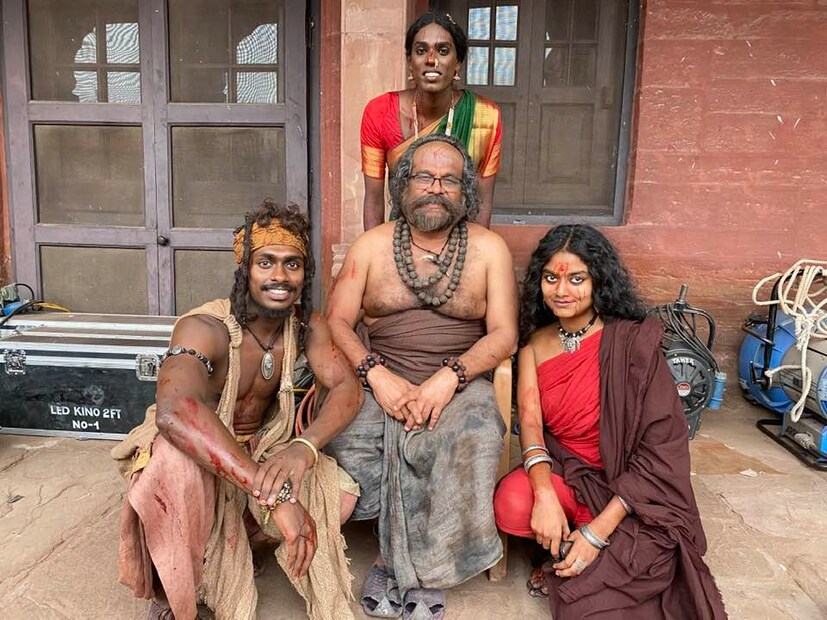  മറ്റൊരു കുറിപ്പിൽ സിനിമയിൽ ചിന്നപ്പയ്യനും ജമന്തിപ്പൂവും തേനമ്മയുമായി എത്തിയ മനോജ് മോസസിനെയും കഥാ നന്ദിയെയും അഭിനന്ദിച്ചും പേരടി എത്തി. ‘‘ചിന്നനും അവന്റെ കുറുമ്പി പെണ്ണും തേനമ്മയും.. കഥാപാത്രങ്ങളാവാൻ ഉയിര്‍ കൊടുത്തവർ..കഥാപാത്രങ്ങൾക്ക് ഉയിര്‍ കൊടുക്കാൻ ലിജോ കലയുടെ ഭൂതകണ്ണാടിയിലൂടെ കണ്ടുപിടിച്ചവർ...എന്റെ സിനിമാ അനുഭവങ്ങൾ 130 എന്ന അക്കത്തിൽ എത്തിനിൽക്കുമ്പോൾ മറ്റ് സിനിമകളിൽ അനുഭവിക്കാത്ത ഒരു സത്യം ഞാൻ തുറന്ന് പറയട്ടെ''