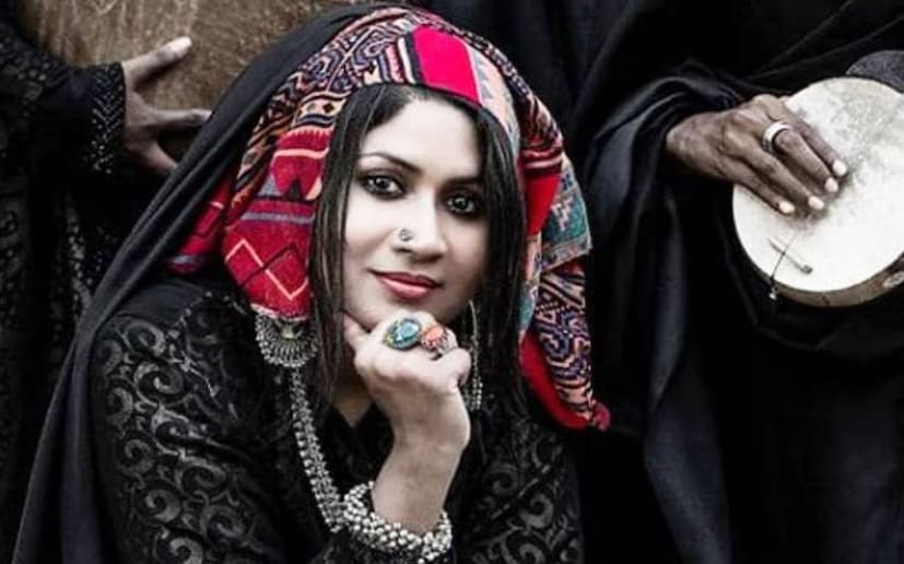  കൊല്ലം സെന്‍റ് ജോസഫ്സ് കോൺവെന്‍റ് സ്കൂൾ വിദ്യാർഥിനിയായിരുന്നു ശബ്നം. 1999ലെ സംസ്ഥാന സ്കൂൾ കലോത്സവത്തിൽ ലളിത ഗാന മത്സരത്തിൽ കാവ്യയും ശബ്നവും മത്സരിച്ചിരുന്നുവെന്നത് അന്ന് വലിയ വാർത്തയായിരുന്നു.