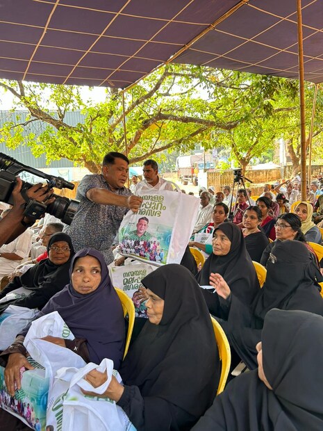  കൂടാതെ വയോജനങ്ങൾക്ക് പ്രമേയം പ്രഷർ എന്നിവ പരിശോധിക്കുന്നതിനുള്ള ഉപകരണങ്ങളും പദ്ധതിയുടെ ഭാഗമായി നഗരസഭയിൽ വിതരണം ചെയ്യുന്നുണ്ട്. (ചിത്രം: അനുമോദ് സി.വി)