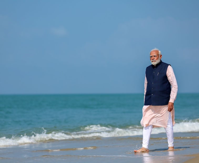  അയോധ്യ രാമക്ഷേത്രത്തിലെ പ്രാണ പ്രതിഷ്ഠയ്ക്ക് മുന്നോടിയായി പ്രധാനമന്ത്രി നരേന്ദ്രമോദി ധനുഷ്കോടിയില്‍ സന്ദര്‍ശനം നടത്തി. രാമായണവുമായി ബന്ധപ്പെട്ട ദക്ഷിണേന്ത്യയിലെ സുപ്രധാന സ്ഥലമാണ് ധനുഷ്കോടി