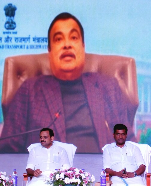  18 മീറ്റര്‍ വീതിയും 120 മീറ്റര്‍ നീളത്തിലുമാണ് ചെറുതോണി പാലം നിര്‍മ്മിച്ചിരിക്കുന്നത്. 2018 ലെ ഹൈ ഫ്‌ളഡ് ലെവല്‍ കണക്കാക്കി അതില്‍ നിന്ന് 8 മീറ്റര്‍ മുകളില്‍ വരുന്ന രീതിയിലാണ് പാലം നിര്‍മ്മിച്ചിരിക്കുന്നത്. കൂടാതെ 90 മീറ്റര്‍ അപ്രോച്ച് റോഡും പദ്ധതിയിലുണ്ട്. 40 മീറ്റര്‍ നീളത്തിലുള്ള മൂന്നു സ്പാനുകളില്‍ പണി തീര്‍ത്ത പാലത്തിന്റെ നിര്‍മ്മാണം കഴിഞ്ഞ ജൂണിലാണ് പൂര്‍ത്തിയായത്.