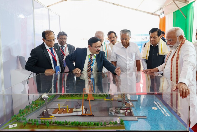  കൊച്ചി കപ്പൽശാലയിലെ 15 ഏക്കറിൽ 1,800 കോടി രൂപ ചെലവിൽ നിർമിച്ച ഡ്രൈ ഡോക്ക് കപ്പൽ നിർമാണ രംഗത്തു ഷിപ്‌യാഡിന്‍റെ വളർച്ചയ്ക്ക് ആക്കം കൂട്ടും. 310 മീറ്റർ നീളവും 75 മീറ്റർ വീതിയും 13 മീറ്റർ ആഴവുമുള്ള ഡ്രൈ ഡോക്ക് ദക്ഷിണേഷ്യയിലെ തന്നെ ഏറ്റവും വലുതാണ്. 70,000 ടൺ വരെ ഭാരമുള്ള കൂറ്റൻ വിമാനവാഹിനി കപ്പലുകൾ, എൽഎൻജി കാരിയറുകൾ, ഡ്രഡ്ജറുകൾ, വാണിജ്യ യാനങ്ങൾ തുടങ്ങിയവയെല്ലാം ഇനി ഇവിടെ നിർമിക്കാം. കപ്പൽ താഴുന്നതിന് 9.5 മീറ്റർ വരെ ആഴവും 310 മീറ്റർ നീളമുള്ള സ്റ്റെപ്പ്ഡ് ഡ്രൈ ഡോക്ക് ഈ മേഖലയിലെ ഏറ്റവും വലിയ സമുദ്ര അടിസ്ഥാന സൗകര്യങ്ങളിൽ ഒന്നാണ്.