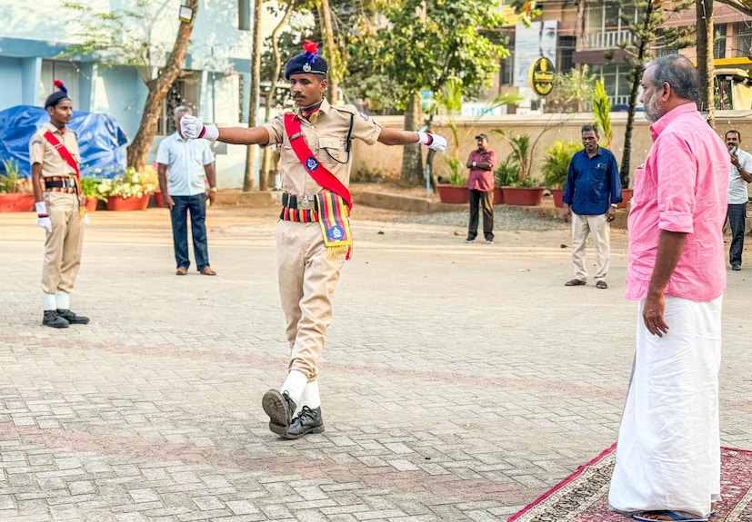  സെന്‍റ് ജോസഫ് സ്കൂളിലെ പത്താം ക്ലാസ് വിദ്യാർത്ഥിയാണ് ഭഗത് പ്രസാദ്. രണ്ട് വർഷമായി ഭഗത് സ്റ്റുഡന്‍റ് പൊലീസിന്‍റെ ഭാഗമാണ്. പി.പ്രസാദിന്റെ മകള്‍ അരുണ അല്‍മിത്ര പട്ടം സെന്റ് മേരീസ് സ്കൂളിലെ ആറാം ക്ലാസ് വിദ്യാർത്ഥിനിയാണ്.