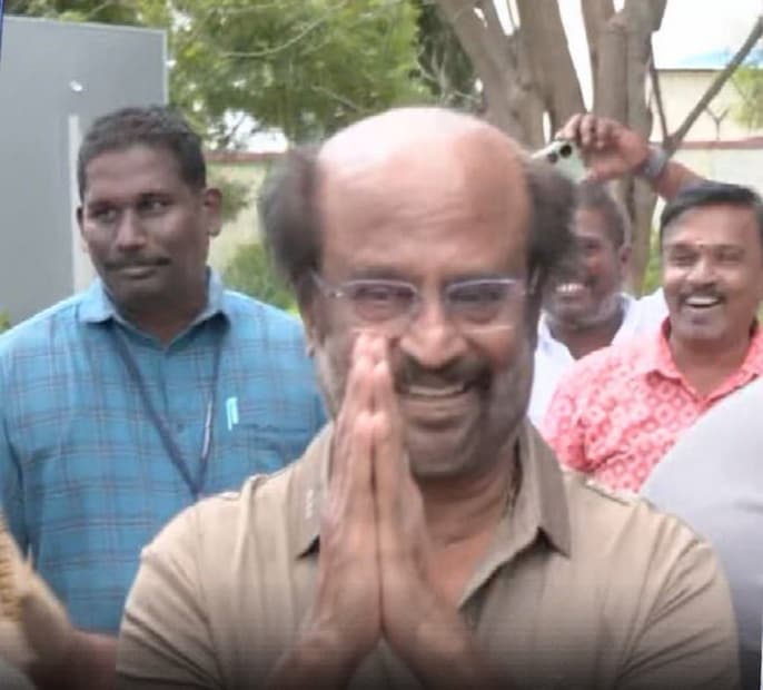  1999 ൽ ഡിഎംകെ നേതാവ് കരുണാനിധിയെയായിരുന്നു രജനീകാന്ത് പിന്തുണച്ചിരുന്നത്. ഈ സമയത്ത് ഒരു രാഷ്ട്രീയ ചിത്രത്തിൽ അഭിനയിക്കുന്നത് ശരിയായിരിക്കില്ല എന്ന കാരണത്താലാണ് രജനീകാന്ത് ചിത്രം വേണ്ടെന്നു വെച്ചതെന്നാണ് റിപ്പോർട്ടുകൾ.