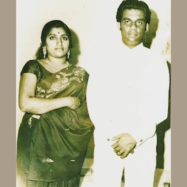 പത്താം ക്ളാസ് പരീക്ഷ എഴുതാൻ നിന്ന പ്രഭയെ കാണാൻ അംബാസഡർ കാറിൽ വീട്ടിലെത്തിയ യേശുദാസ്; അപൂർവ പ്രണയകഥ പത്താം ക്ളാസ് പരീക്ഷ എഴുതാൻ നിന്ന പ്രഭയെ കാണാൻ അംബാസഡർ കാറിൽ വീട്ടിലെത്തിയ യേശുദാസ്; അപൂർവ പ്രണയകഥ