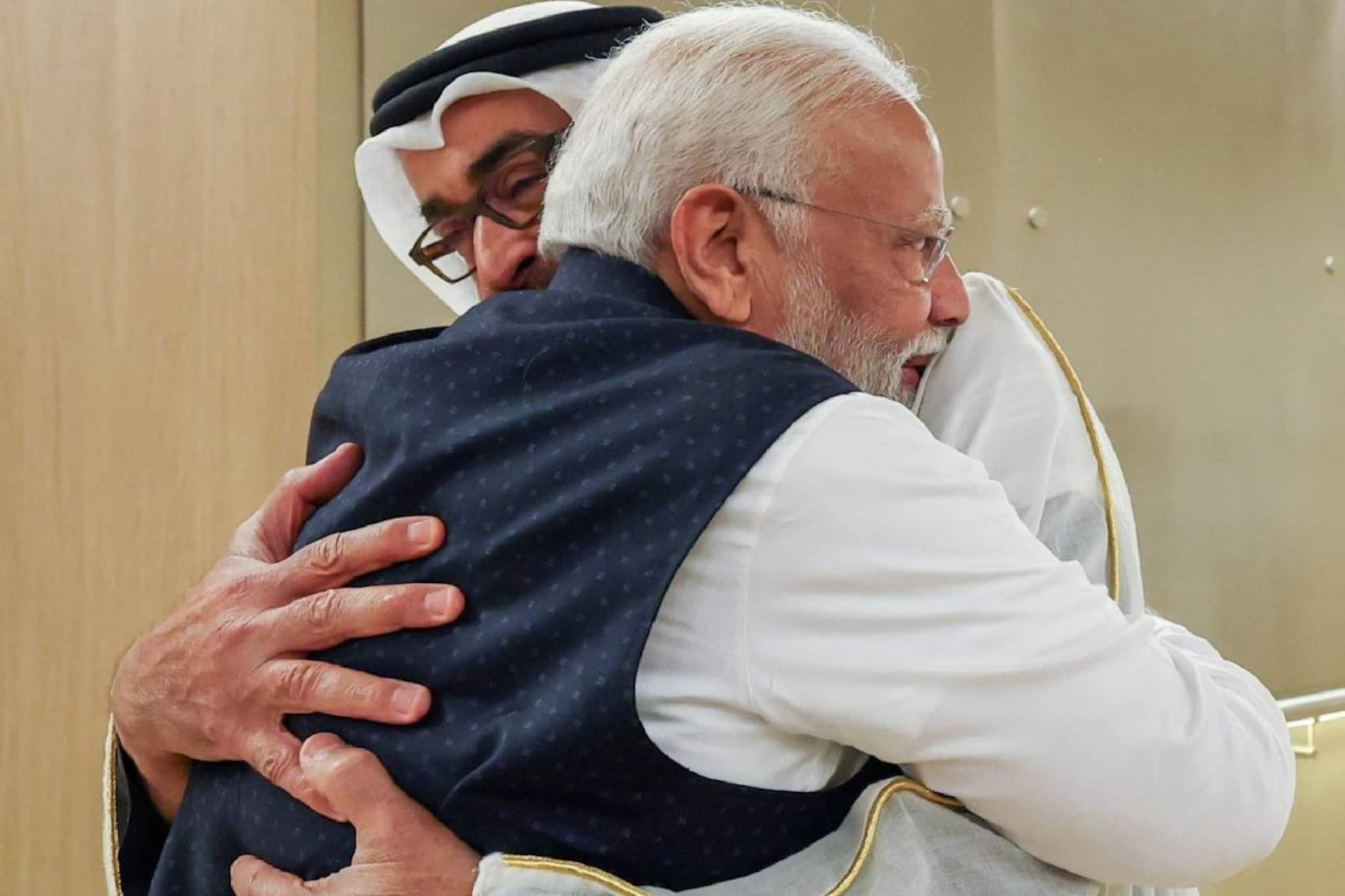 'സഹോദരന് നന്ദി, സ്വന്തം വീട്ടിലെത്തിയ പോലെ'; യുഎഇയിൽ എത്തിയ പ്രധാനമന്ത്രിയെ സ്വീകരിച്ച് പ്രസിഡന്‍റ്  ഷെയ്ഖ് മുഹമ്മദ്