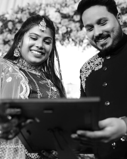  ഗോദ എന്ന ചിത്രത്തിലൂടെ ബേസിൽ ജോസഫിന്റെ അസിസ്റ്റന്റ് ആയാണ് നഹാസ് സിനിമയിൽ എത്തുന്നത്. ആദ്യ ചിത്രം തന്നെ 100 കോടി ക്ലബ്ബിലെത്തിച്ച സംവിധായകന്‍ വിശേഷണവും നഹാസിന് ഇതിലൂടെ ലഭിച്ചു