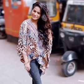 Poonam Pandey | ഇല്ല ഇല്ല മരിച്ചിട്ടില്ല; പൂനം പാണ്ഡെ മരിച്ചില്ല Poonam Pandey | ഇല്ല ഇല്ല മരിച്ചിട്ടില്ല; പൂനം പാണ്ഡെ മരിച്ചില്ല