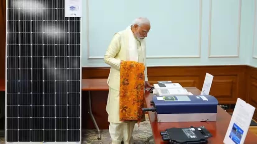  അയോധ്യ രാമക്ഷേത്ര പ്രാണ പ്രതിഷ്ഠയ്ക്ക് പിന്നാലെ പ്രധാനമന്ത്രി നരേന്ദ്രമോദി പ്രഖ്യാപിച്ച പദ്ധതിയാണ് പ്രധാനമന്ത്രി സൂര്യോദയ യോജന. രാജ്യത്തെ ഒരു കോടി കുടുംബങ്ങളില്‍ സോളാര്‍ പാനലുകള്‍ സ്ഥാപിക്കുന്ന പദ്ധതിയാണ് ഇത്. 
