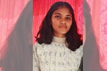 ക്ഷേത്രകുളത്തിൽ നീന്തൽ പരിശീലനത്തിനിടെ ശ്വാസതടസ്സം; കരയില്‍കയറിയ വിദ്യാര്‍ത്ഥിനി കുഴഞ്ഞുവീണ് മരിച്ചു