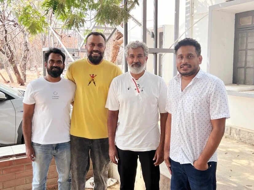  മാര്‍ച്ച് എട്ടിന് റിലീസ് ചെയ്ത തെലുങ്ക് പ്രേമലു സംവിധായകൻ എസ്.എസ്. രാജമൗലിയുടെ മകൻ കാർത്തികേയയാണ്  വിതരണത്തിനെത്തിച്ചത്. വമ്പൻ തുകയ്ക്കാണ് സിനിമയുടെ മൊഴിമാറ്റ അവകാശം കാർത്തികേയ നേടിയതെന്നും റിപ്പോർട്ടുകളുണ്ട്. ബാഹുബലി റഫറന്‍സില്‍ പുറത്തുവന്ന പോസ്റ്ററും വൈറലായി.
