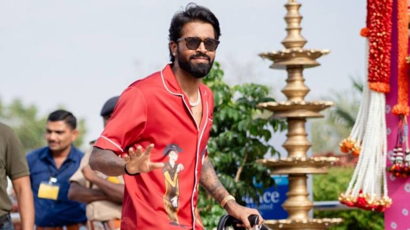 അധികം വൈകാതെ, ജാസ്മിൻ ഹർദിക്കിന്റെ വീഡിയോയ്ക്ക് ലൈക്ക് അടിക്കുകയും ചെയ്തു. ഇത് ഊഹാപോഹങ്ങൾക്ക് ശക്തിപകരാണ് ആവശ്യത്തിൽ കൂടുതലായിരുന്നു. ബിക്കിനി ചിത്രത്തിനൊഴികെ, ജാസ്മിന്റെ മറ്റെല്ലാ ഫോട്ടോകൾക്കും ഹർദിക് ലൈക്ക് നൽകിയിട്ടുണ്ട് 