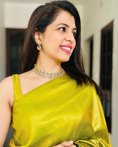  ദിയയുടെ ഓരോ പോസ്റ്റും വൈറലായി മാറാറുണ്ട്. ദിയയുടെ ജീവിതത്തിലെ ചെറിയ കാര്യങ്ങള്‍ പോലും ചര്‍ച്ചയായി മാറാറുണ്ട്. ഇതിനിടെയില്‍ ദിയയുടെ പ്രണയവും കാമുകനൊത്തുമുള്ള വീഡിയോകളുമെല്ലാം സോഷ്യല്‍ മീഡിയയിലെ ചര്‍ച്ചാ വിഷയങ്ങളാണ്.