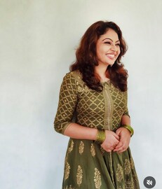 ബൈക്കപകടത്തിൽ ​ഗുരുതര പരുക്കേറ്റ നടി അരുന്ധതി നായര്‍ വെന്‍റിലേറ്ററില്‍; സഹായം അഭ്യർത്ഥിച്ച് ഗോപിക അനില്‍