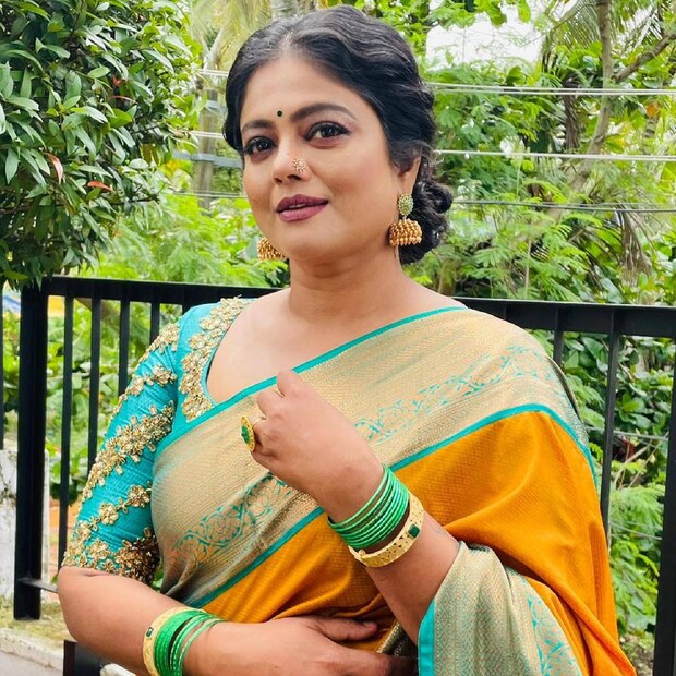 മഞ്ജുവിന്റെ മികച്ച പ്രകടനത്തെക്കുറിച്ച് പരസ്പരം ചർച്ച ചെയ്യുമെന്നും ഇപ്പോഴും സൗഹൃദബന്ധം നിലനിർത്തുന്നുവെന്നും സുജിത്ത്. തന്റെ സിനിമയിലേക്കുള്ള ചുവടുവയ്പ്പിനു മനു വഹിച്ച പങ്ക് വളരെ വലുതാണെന്നും സുജിത്ത് വാസുദേവ് ഓർമിച്ചു 