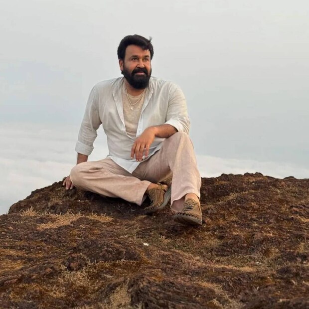 തിരക്കഥാകൃത്തായ രാമാനന്ദ് ആയിരുന്നു മോഹൻലാലിന്റെ ഒപ്പമുണ്ടായിരുന്ന സഹയാത്രികരിൽ ഒരാൾ. കൊടുംകാട്ടിൽ പലപ്പോഴും വഴി തെറ്റിയെങ്കിലും, ലക്‌ഷ്യം പിഴച്ചില്ല. മോഹൻലാൽ കൃത്യമായി തന്റെ സഞ്ചാരപഥം താണ്ടി ഉദ്ദേശിച്ച സ്ഥാനത്തെത്തി (തുടർന്ന് വായിക്കുക)