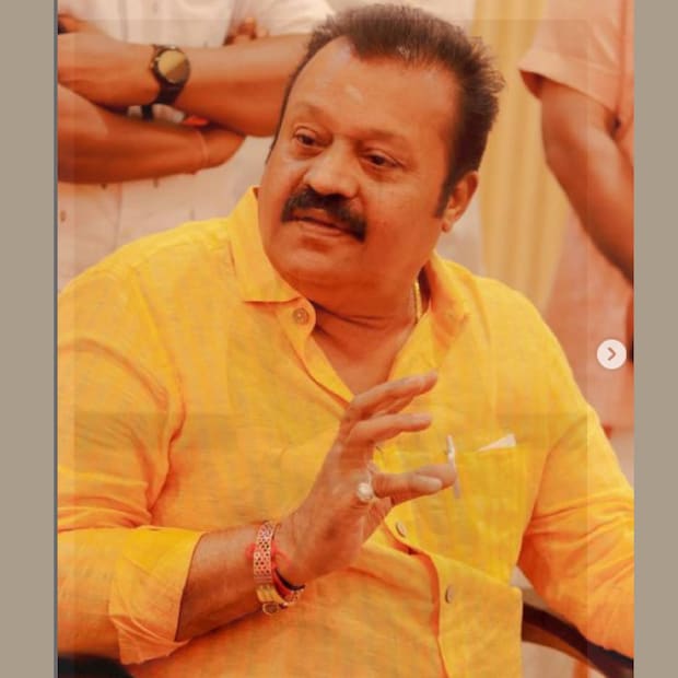 ഇന്നിപ്പോൾ വേനൽച്ചൂടിനെ വകവെക്കാതെ തിരഞ്ഞെടുപ്പ് പ്രചാരണ തിരക്കിലാണ് സുരേഷ് ഗോപി. കൂടെ അണികളുമുണ്ട്. തിരുവനന്തപുരത്താണ് വീടെങ്കിലും തൃശൂരിൽ നിന്നും അദ്ദേഹം തുടർച്ചയായി ജനവിധി തേടുകയാണ്. രാഷ്ട്രീയ ജീവിതത്തിന് ലഭിച്ച ചെറിയ ഇടവേളയിൽ അദ്ദേഹം വീണ്ടും സിനിമയിൽ സജീവമായി മാറിയിരുന്നു. ജോഷി സംവിധാനം ചെയ്ത 'പാപ്പൻ' എന്ന സിനിമയിലൂടെയായിരുന്നു മടങ്ങിവരവ് ഇന്നിപ്പോൾ വേനൽച്ചൂടിനെ വകവെക്കാതെ തിരഞ്ഞെടുപ്പ് പ്രചാരണ തിരക്കിലാണ് സുരേഷ് ഗോപി. കൂടെ അണികളുമുണ്ട്. തിരുവനന്തപുരത്താണ് വീടെങ്കിലും തൃശൂരിൽ നിന്നും അദ്ദേഹം തുടർച്ചയായി ജനവിധി തേടുകയാണ്. രാഷ്ട്രീയ ജീവിതത്തിന് ലഭിച്ച ചെറിയ ഇടവേളയിൽ അദ്ദേഹം വീണ്ടും സിനിമയിൽ സജീവമായി മാറിയിരുന്നു. ജോഷി സംവിധാനം ചെയ്ത 'പാപ്പൻ' എന്ന സിനിമയിലൂടെയായിരുന്നു മടങ്ങിവരവ്