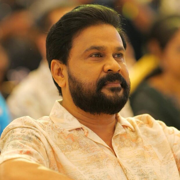 ഏതു പുതുപുത്തൻ വാഹനം ഉണ്ടെന്നു പറഞ്ഞാലും തന്റെ ആദ്യ കാർ ഒരിക്കലും വിലക്കില്ല എന്ന് ദിലീപ്. കൈമാറുകയുമില്ല. മറ്റൊരാളുടെ പക്കൽ കണ്ട ആ വാഹനം താൻ മോഹിച്ച് ചോദിച്ചു വാങ്ങിയതാണ് എന്ന് ദിലീപ് 