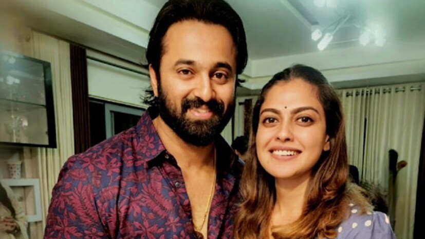  നിരവധി പേരാണ് ചിത്രത്തിന് താഴെ കമന്റുകളുമായി എത്തുന്നത്. ബർത്ത്ഡേ വിഷുകളെക്കാൾ നിറയുന്നത് ഇരുവരും നല്ല ജോഡികളായി തോന്നുന്നുണ്ടെന്നും ജീവിതത്തിൽ നിങ്ങൾ ഒന്നിച്ച് കൂടെ, വിവാഹിതരായിക്കൂടെ എന്നൊക്കെയുള്ള കമന്റുകളാണ്.