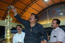 അരുവിത്തുറ പള്ളിയിലും പാലാ കുരിശുപള്ളിയിലും നേർച്ച; ബിഷപ്പുമാരെയും NSS,SNDP ജനറൽ സെക്രട്ടറിമാരെയുംകണ്ട് സുരേഷ് ഗോപി