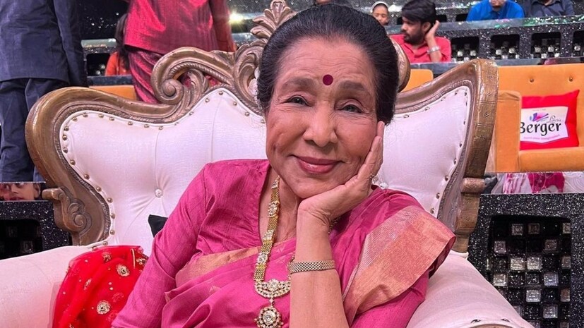  ഇതിഹാസ ഗായിക ആശാ ഭോസ്ലെയാണ് സമ്പത്തിന്റെ കാര്യത്തിൽ പട്ടികയിൽ നാലാം സ്ഥാനത്തുള്ളത്. 80 കോടിയുടെ ആസ്തിയാണ് അവർക്കുള്ളത്.