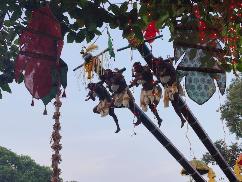  കന്യാകുമാരി ജില്ലയിൽ കേരള അതിർത്തിയോട് ചേർന്നു കിടക്കുന്ന കൊല്ലങ്കോടാണ് സഹസ്രാബ്ദങ്ങൾ പഴക്കമുള്ള കൊല്ലങ്കോട് വെങ്കഞ്ഞി വട്ടവിള ശ്രീഭദ്രകാളി ക്ഷേത്രം. ഒരു ദേശത്ത് ഒരു ദേവിക്ക് രണ്ടു ക്ഷേത്രങ്ങളുള്ള ഒരേ ഒരു സ്ഥലവും കൊല്ലങ്കോട് മാത്രം.