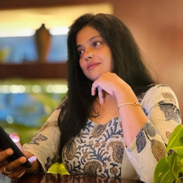 ഒരുവേള അഭിനയത്തിൽ നിന്നും പാടെ മാറിനിന്ന നാളുകൾ മഞ്ജുവിനുണ്ടായിരുന്നു. മകൾ ദയ പിറന്ന ശേഷം ആദ്യ രണ്ടുവർഷങ്ങൾ മഞ്ജു വീട്ടമ്മയായി കൂടാൻ തീരുമാനിച്ചിരുന്നു. അതിനു ശേഷം കുഞ്ഞിനെ മെല്ലെ തന്റെ അമ്മയുടെ പക്കൽ ഏൽപ്പിച്ച് മഞ്ജു അഭിനയരംഗത്തിൽ സജീവമായി മാറി 