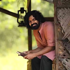Pranav Mohanlal | വർഷത്തിൽ ഒരു സിനിമ മാത്രം ചെയ്യുന്ന പ്രണവ് മോഹൻലാലിന്റെ പ്രതിഫലം എത്ര? Pranav Mohanlal | വർഷത്തിൽ ഒരു സിനിമ മാത്രം ചെയ്യുന്ന പ്രണവ് മോഹൻലാലിന്റെ പ്രതിഫലം എത്ര?