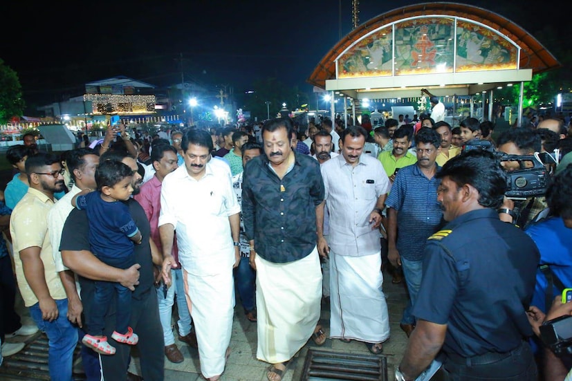  ന്ദർശനം തിരഞ്ഞെടുപ്പ് പ്രചാരണത്തിന്റെ ഭാഗമല്ല, ഗുരുത്വത്തിന്റെ ഭാഗമാണെന്നും സുകുമാരൻ നായരോട് അനുഗ്രഹം ചോദിച്ചുവെന്നും അത് ലഭിച്ചുവെന്നും സുരേഷ് ഗോപി മാധ്യമങ്ങളോട് പറഞ്ഞു. വെള്ളാപ്പള്ളി നടേശനുമായി നടത്തിയത് സൗഹൃദ സന്ദര്‍ശനം മാത്രമെന്നും സുരേഷ് ഗോപി പ്രതികരിച്ചു.
