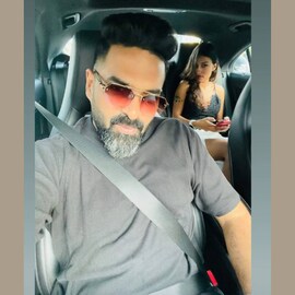 Gopi Sundar | ഡ്രൈവർ സീറ്റിൽ ഗോപി സുന്ദർ; പിൻസീറ്റിലെ ഗ്ലാമറസ് ലുക്കുള്ള സുന്ദരി ആരെന്നു കണ്ടോ? Gopi Sundar | ഡ്രൈവർ സീറ്റിൽ ഗോപി സുന്ദർ; പിൻസീറ്റിലെ ഗ്ലാമറസ് ലുക്കുള്ള സുന്ദരി ആരെന്നു കണ്ടോ?